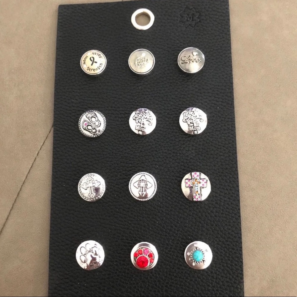 Magnolia & Vine Jewelry Snaps & Display
